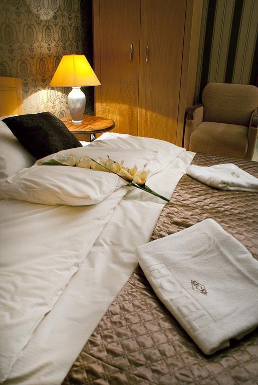 Hotel Mcm Plus Gorzow Wielkopolski Oda fotoğraf