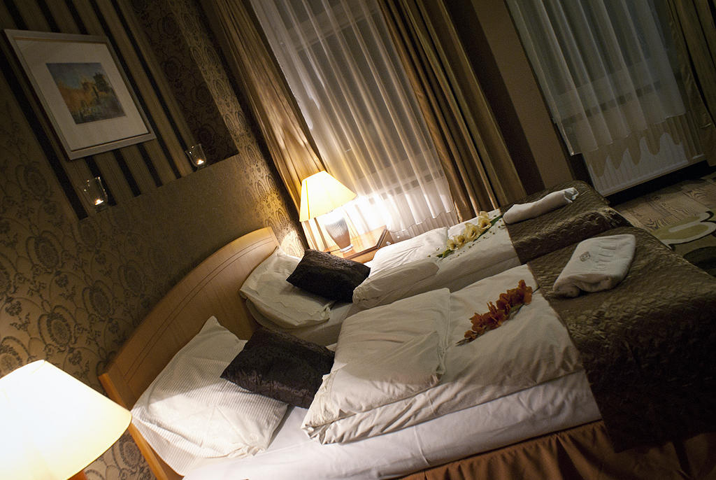 Hotel Mcm Plus Gorzow Wielkopolski Oda fotoğraf